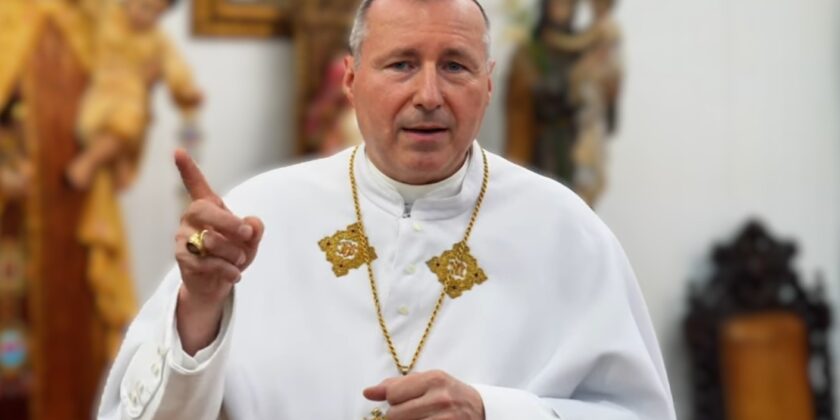 Novo vídeo! Mensagem de Sua Santidade o Papa Pedro III à FSSPX